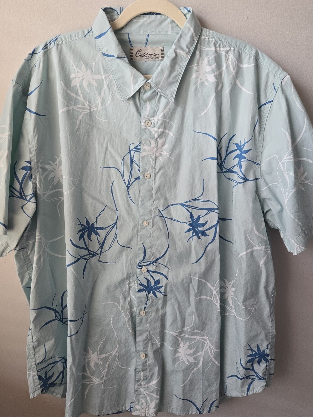 Light Blue Floral Short-Sleeve Shirt